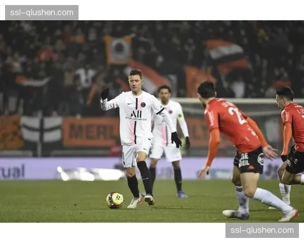 里昂终结不胜秘诀：中场控制与快速反击结合